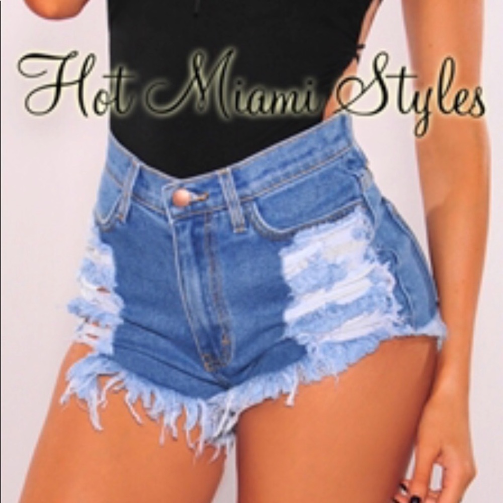 Hot Miami Styles high-waisted shorts